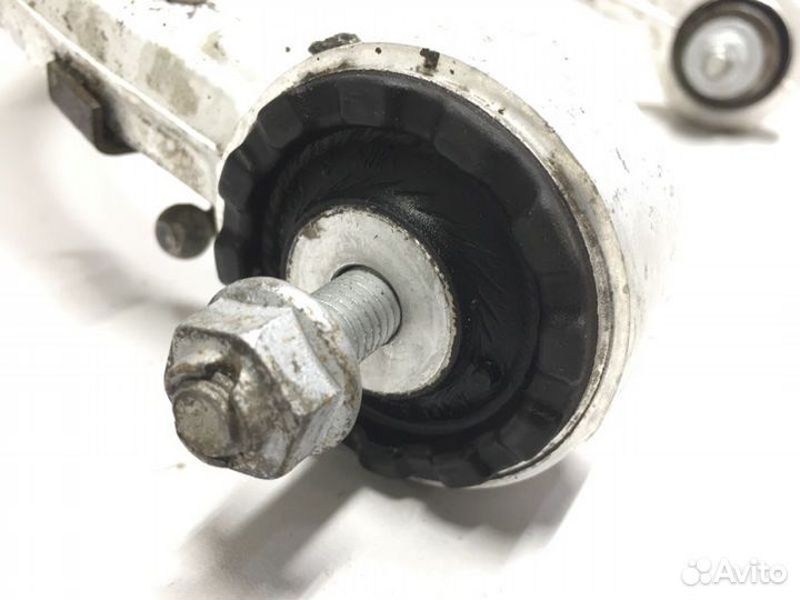 Рычаг подвески верхний передний правый