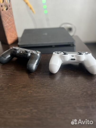 Sony PS4 slim 2 геймпада