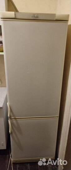 Холодильник Electrolux ER 8490 B бу
