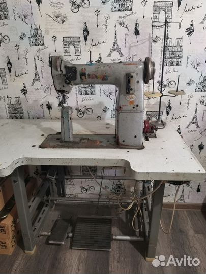 Колонковая швейная машина