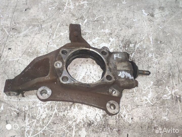 Кулак передний левый Volvo Xc70 1 SZ