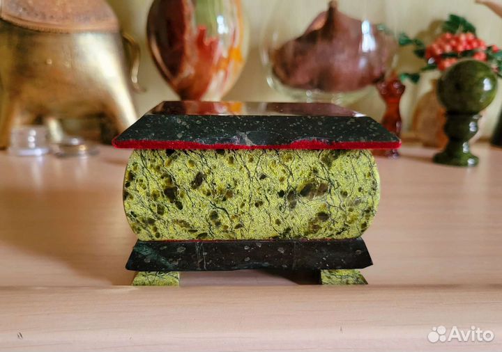 Сувениры из камня