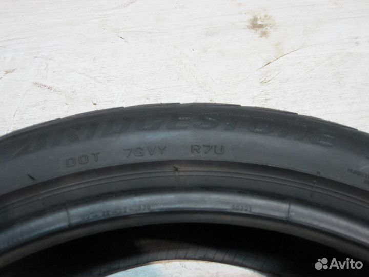Bridgestone Blizzak LM-32 215/45 R20
