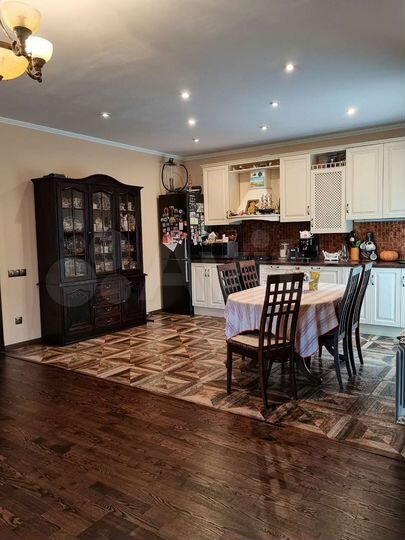 3-к. квартира, 113 м², 3/3 эт.