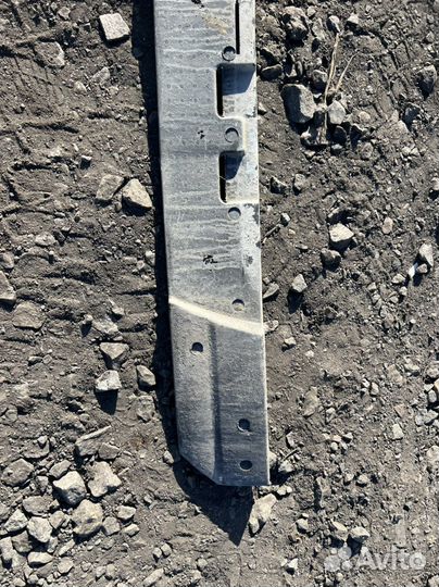 Напонитель заднего бампера Nissan Tiida хэч