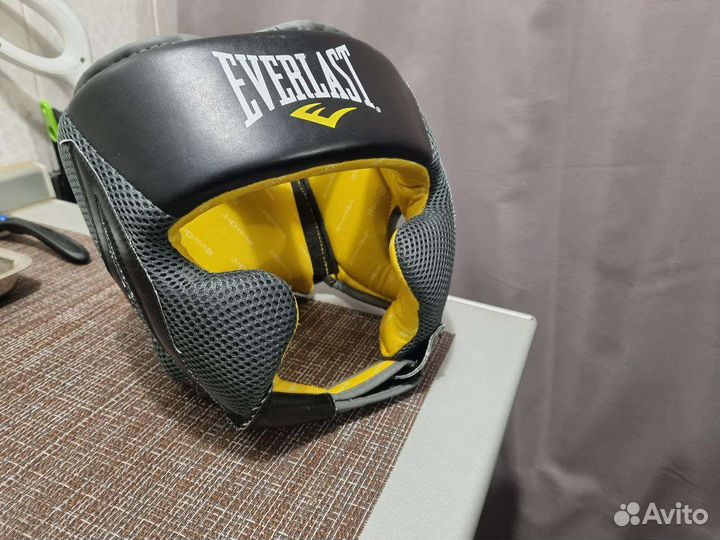 Боксерский шлем everlast