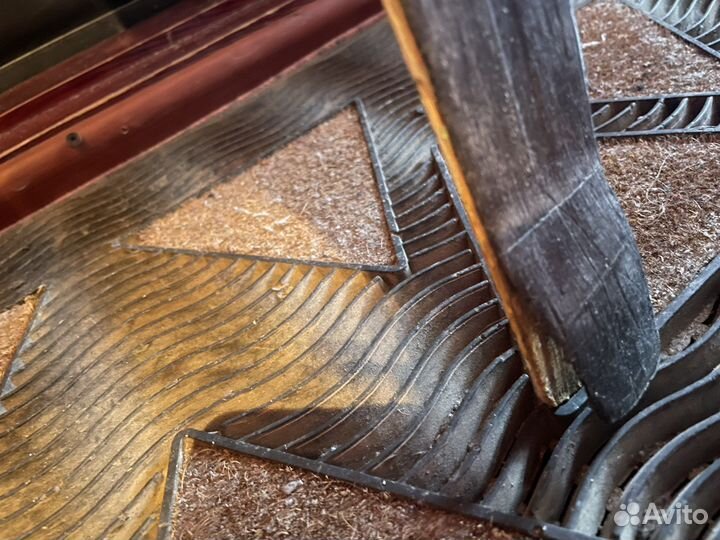 Лыжи с ботинками разных размеров