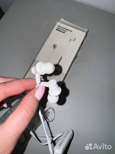 Беспроводные наушники W.O.L.T