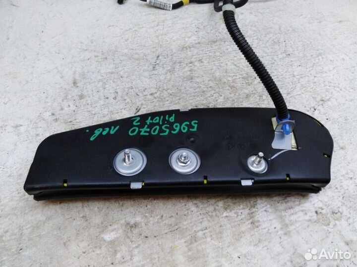 Подушка безопасности в сиденье переднее