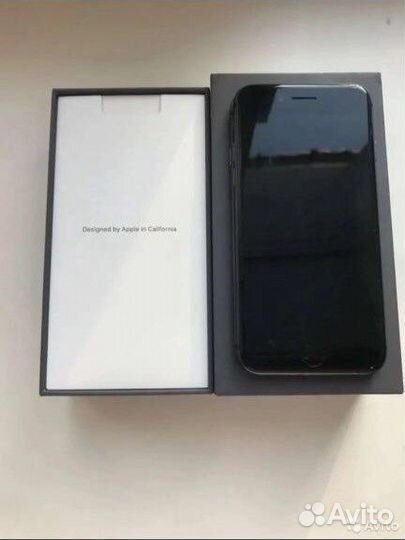 iPhone 8, 64 ГБ