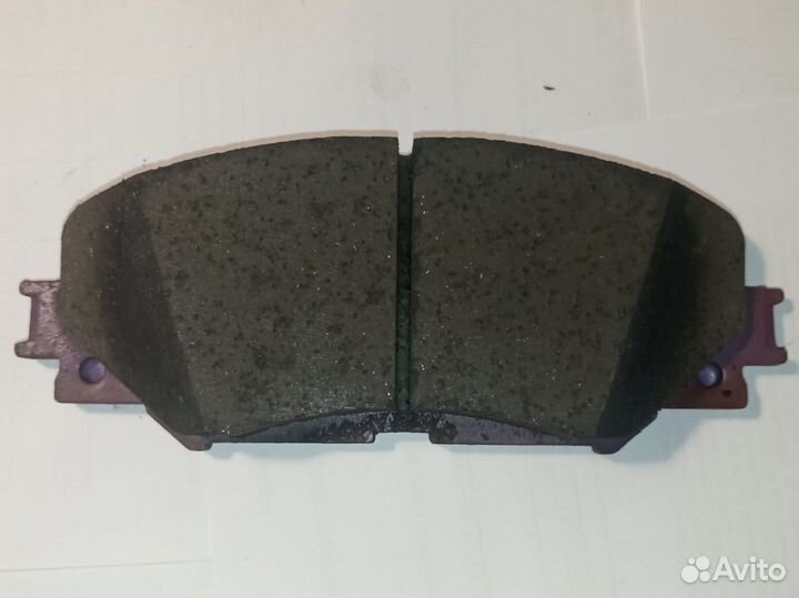 Передние тормозные колодки Corolla 04456-12610