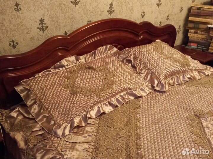 Комплект шёлковый на 2 х спальную кровать бу