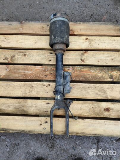 Стойка амортизатора переднего левого Mercedes-Benz