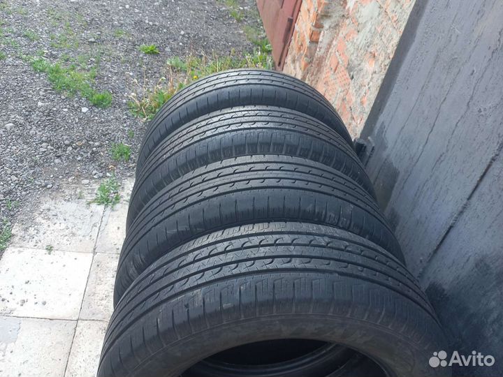 Goodyear EfficientGrip 215/60 R17