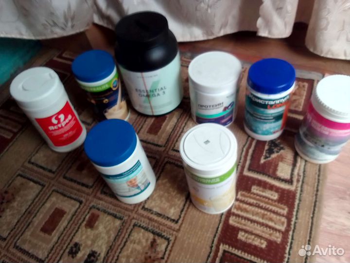 Пустые баночки пластик,пакетом