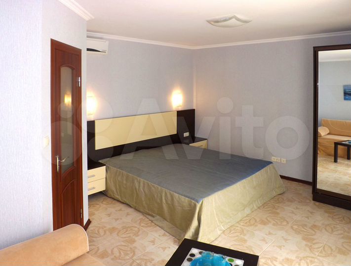 Дом 295 м² на участке 8,3 сот.