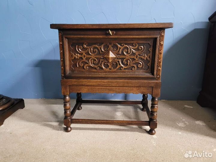 Антикварный резной дубовый сундук, 1880