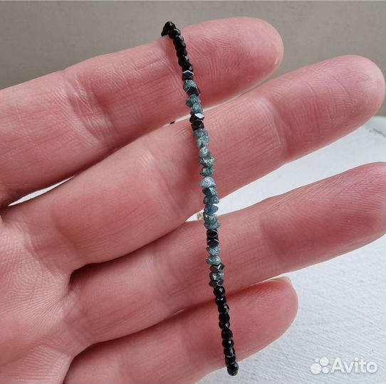 Браслет с голубыми алмазами и чёрной шпинелью
