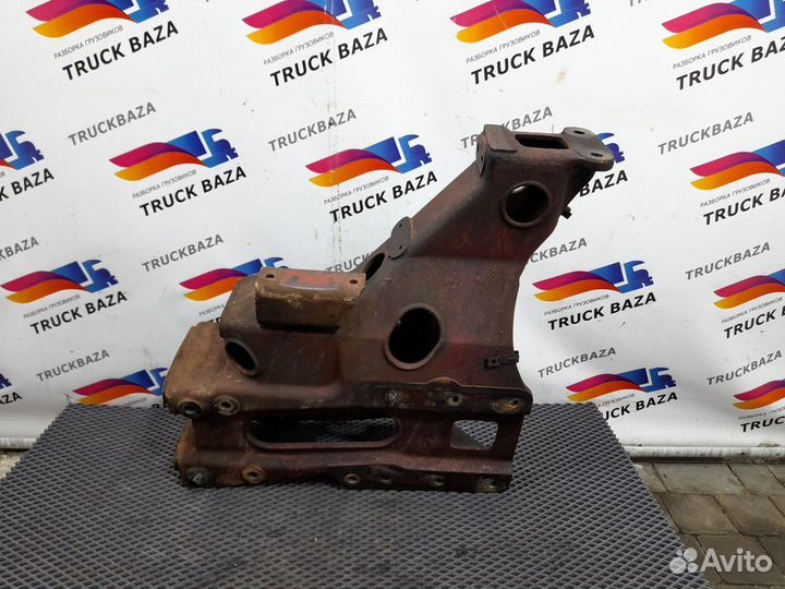 Кронштейн кабины правый Renault Magnum