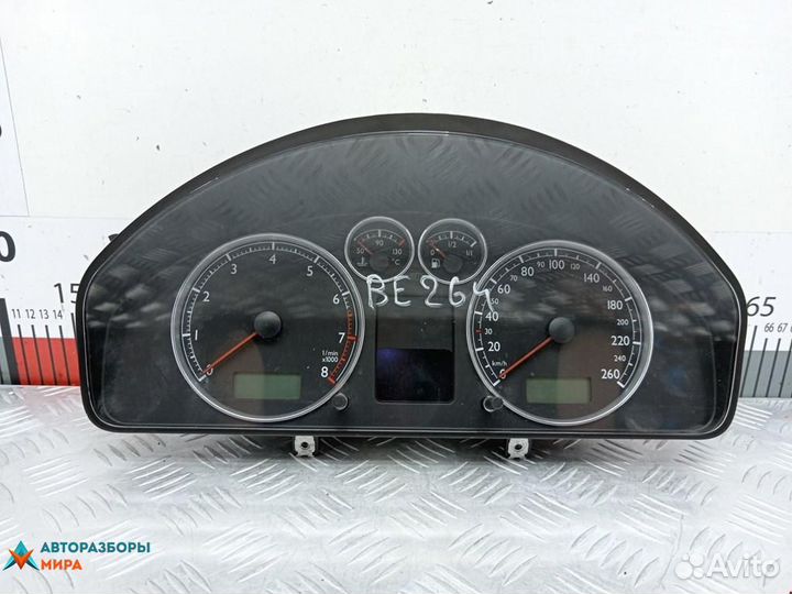 Щиток приборов (приборная панель) Volkswagen