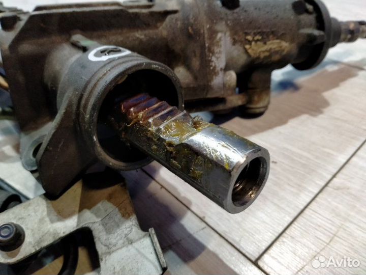 Рулевая рейка Bmw 528I E39 M52 06/2000