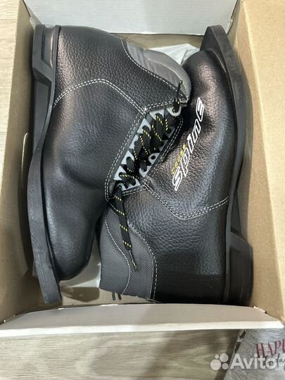 Лыжные ботинки