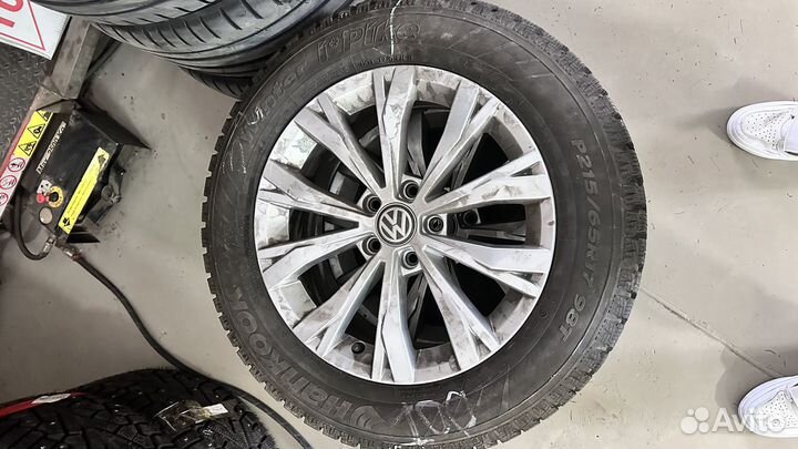 Оригинальные диски с VW Tiguan + зимние шины 17
