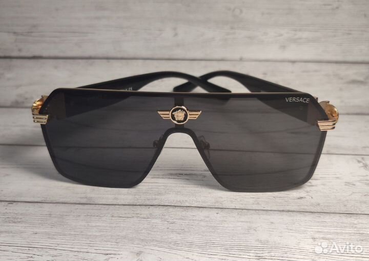 Солнцезащитные очки