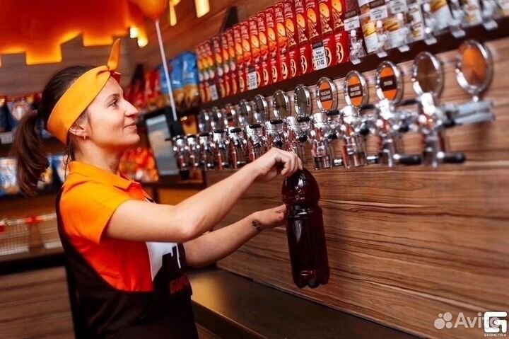 Продавец разливных напитков в магазин. Вырица