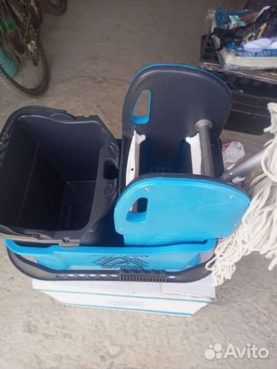 Ведро с отжимом на колесах