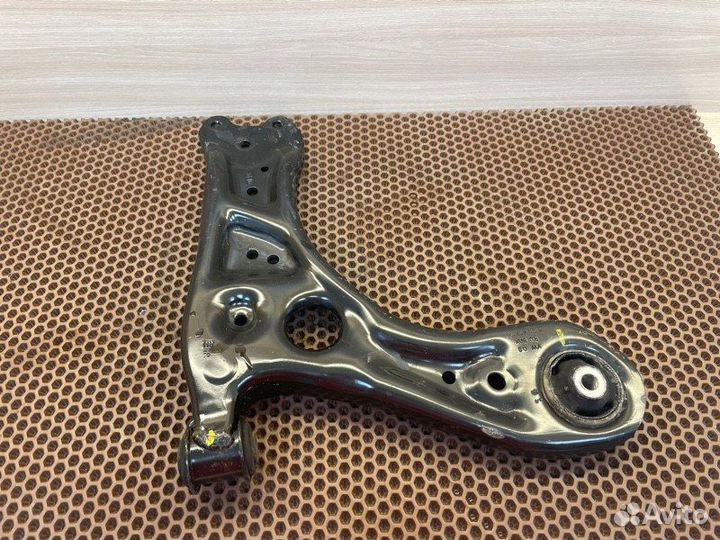 Рычаг передний правый Volkswagen Polo