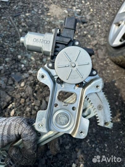 Стеклоподъемники передние левые Mitsubishi Lancer