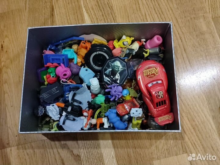 Детские игрушки из киндр сюрприз