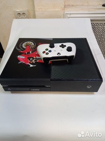 Игровая приставка Microsoft Xbox One 1000 гб HDD