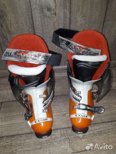 Горнолыжные ботинки lange