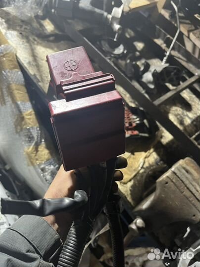 Клемма аккумулятора Mitsubishi