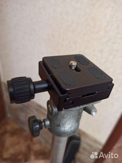 Штатив СССР с быстросъемной площадкой. Чехол benro