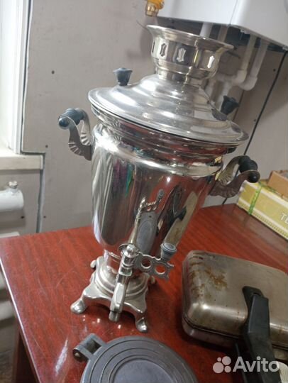 Самовар, вафельница, орешница