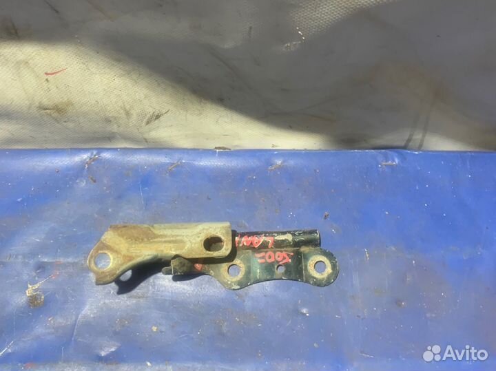 Петля капота правая hyundai lantra j2