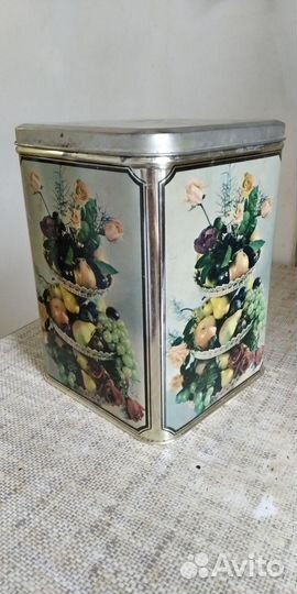 Банка жестяная