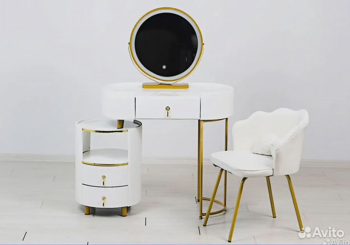 Туалетный столик. Консольный столик