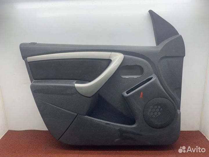 Обшивка двери передняя левая Renault Duster