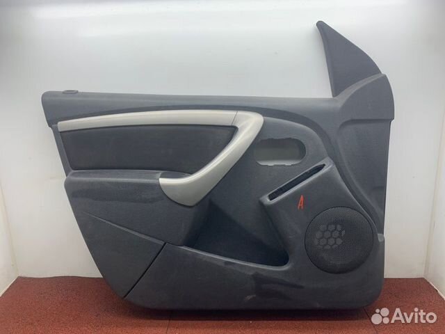 Обшивка двери передняя левая Renault Duster