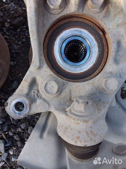 Кулак поворотный Toyota Camry перед право