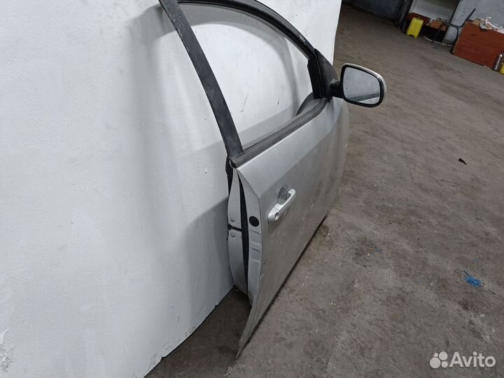 Дверь боковая перед. прав. Kia Cerato TD