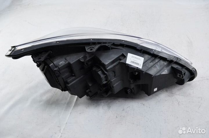 Б/У Б/У Фара предняя левая Hyundai Equus 2013