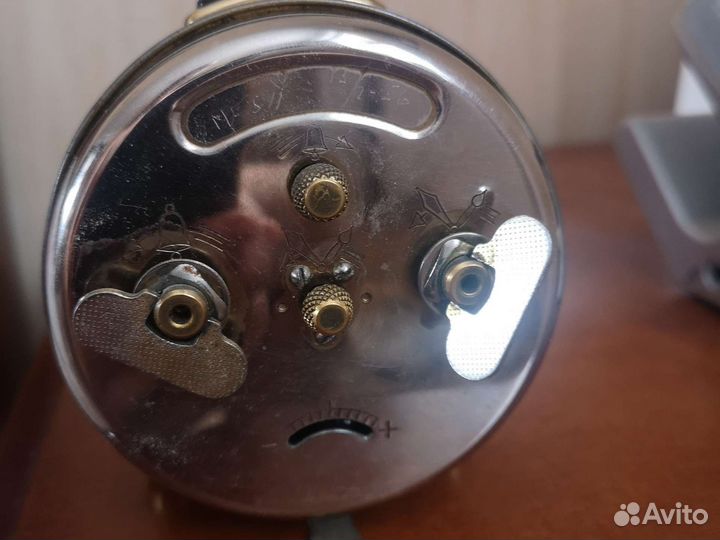 Junghans будильник