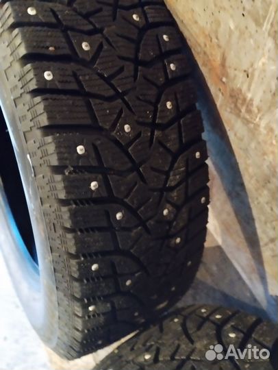 Bridgestone Blizzak Spike-02 195/65 R15 92T