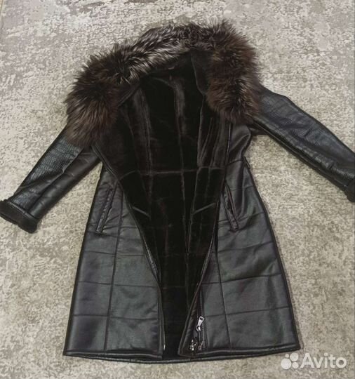 Дубленка женская с капюшоном