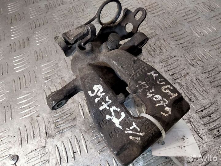 Суппорт задний правый Ford Kuga 2008-2012